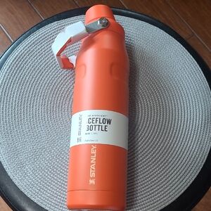 Stanley IceFlow Bottle